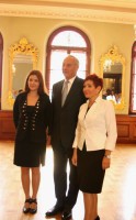 Галина Режепп с дочерью Софией и президентом Латвии